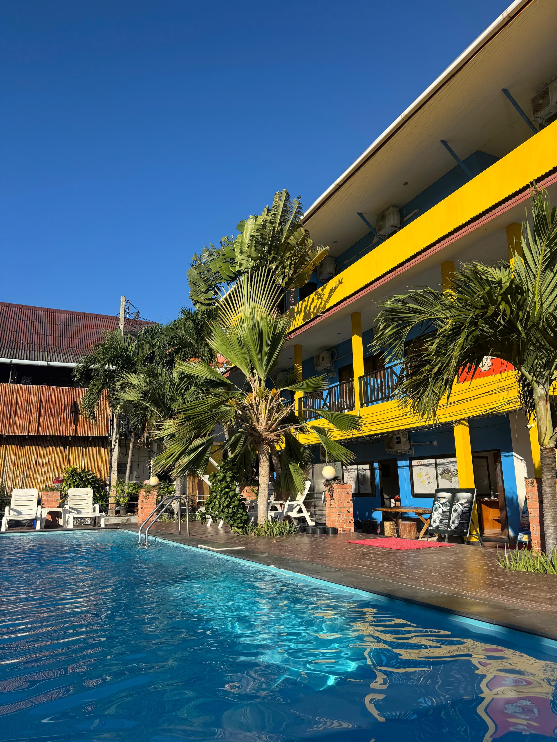 Beachfront rooms and pool at Carabao Diving Resort, Koh Tao